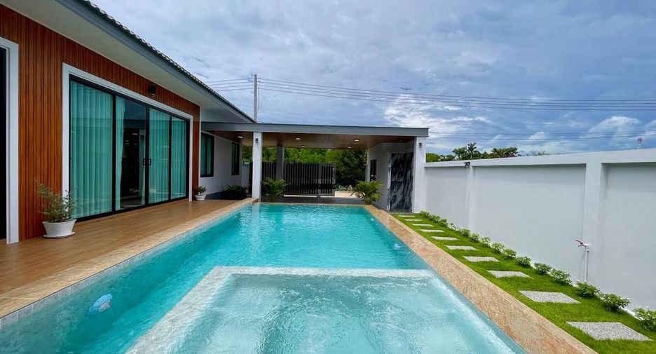 For sale 3 bedrooms house in Sattahip, Chonburi