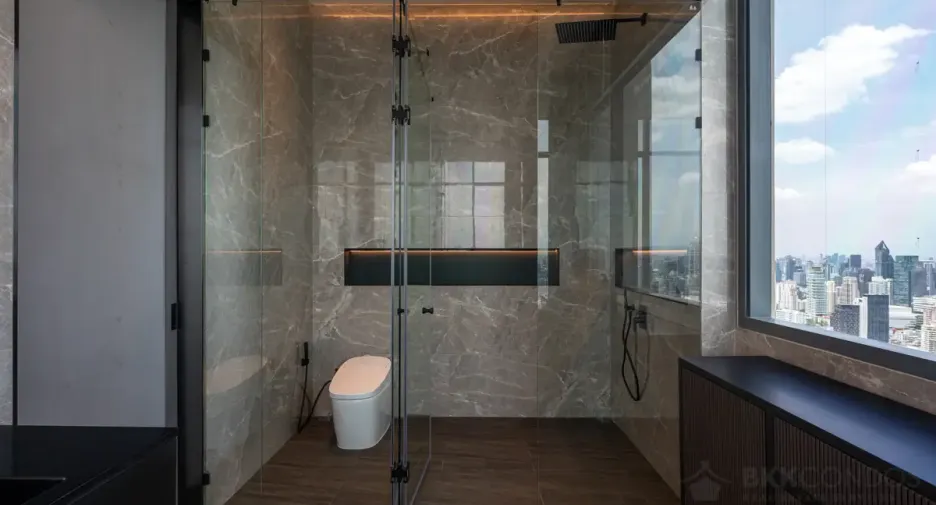 For sale 2 bedrooms condo in Watthana, Bangkok