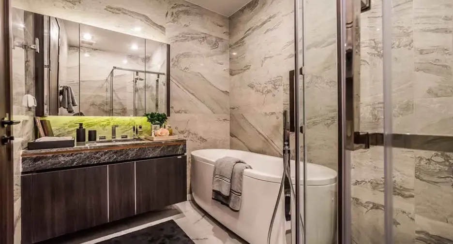 Condo en alquiler y en venta de 2 habitaciones en Khlong Toei, Bangkok