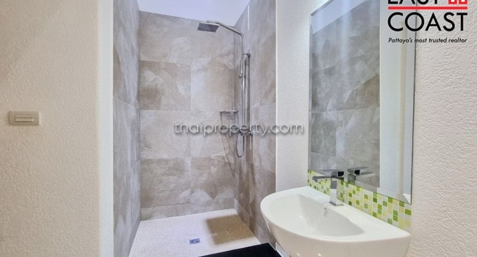 For sale and for rent 4 bedrooms house in East Pattaya, Pattaya