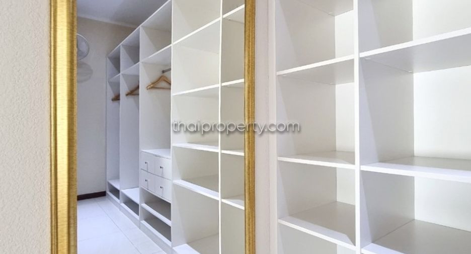 For sale and for rent 4 bedrooms house in East Pattaya, Pattaya