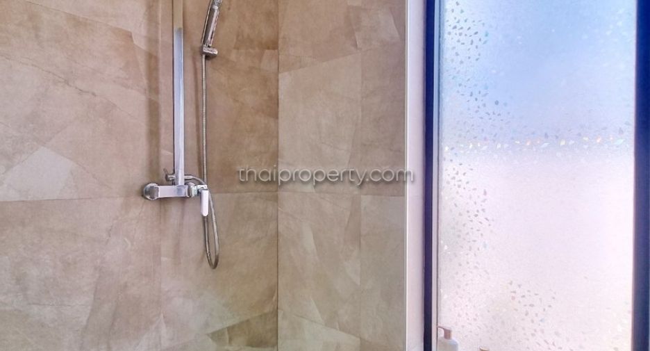 For sale and for rent 4 bedrooms house in East Pattaya, Pattaya