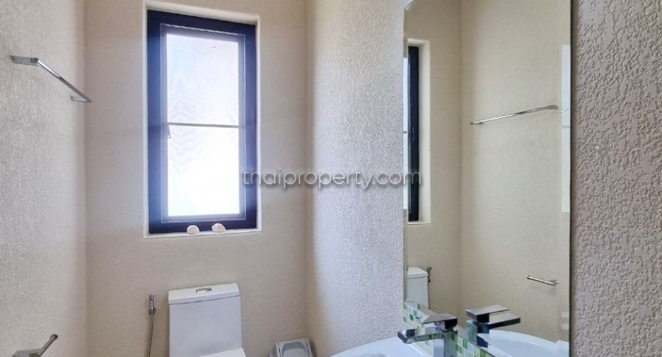 For sale and for rent 4 bedrooms house in East Pattaya, Pattaya