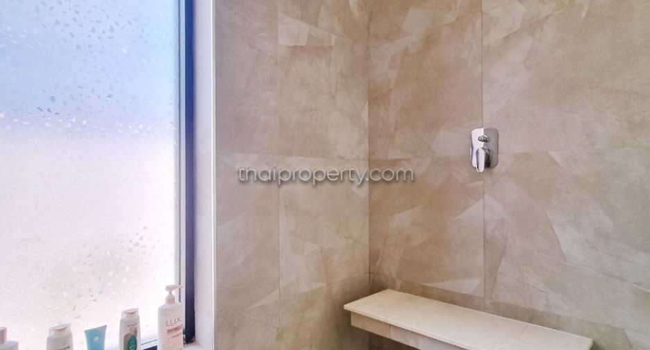 For sale and for rent 4 bedrooms house in East Pattaya, Pattaya
