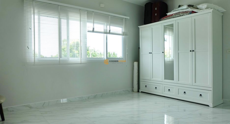 Casa en venta de 5 habitaciones en Bang Lamung, Chonburi