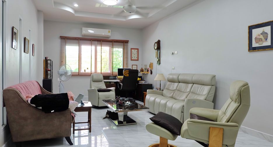 Casa en venta de 5 habitaciones en Bang Lamung, Chonburi