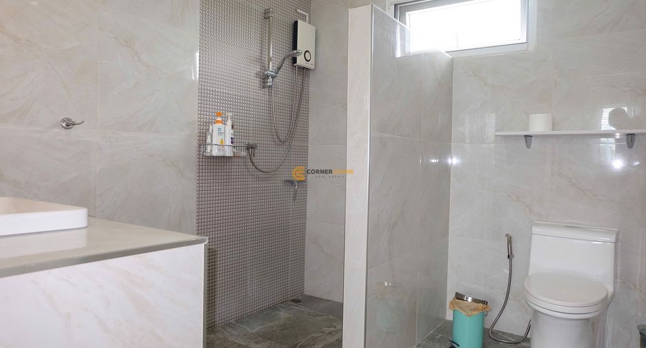 Casa en venta de 5 habitaciones en Bang Lamung, Chonburi