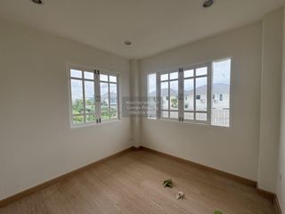 Haus zum Kauf mit 3 Zimmer in Thung Khru, Bangkok