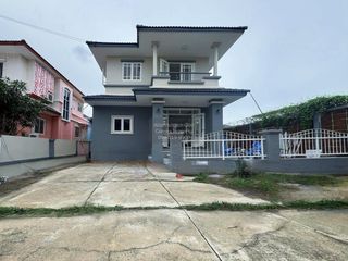 Haus zum Kauf mit 3 Zimmer in Thung Khru, Bangkok