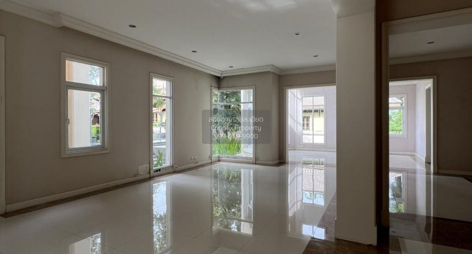 À vendre 4 chambres maison à Lat Phrao, Bangkok
