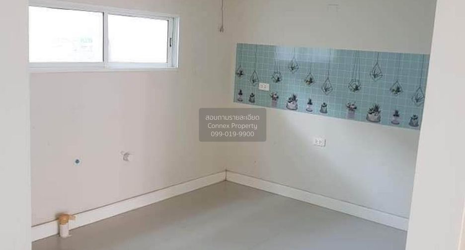 Casa adosada en venta de 3 habitaciones en Khlong Sam Wa, Bangkok