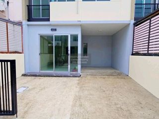 出售 3 卧室 联排别墅 在 Khlong Luang, Pathum Thani