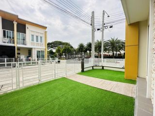 For sale 4 bedrooms townhouse in Lat Krabang, Bangkok