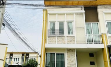 For sale 4 bedrooms townhouse in Lat Krabang, Bangkok