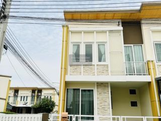 For sale 4 bedrooms townhouse in Lat Krabang, Bangkok