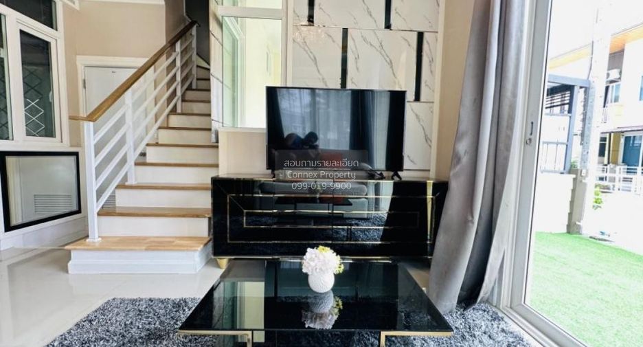 For sale 4 bedrooms townhouse in Lat Krabang, Bangkok