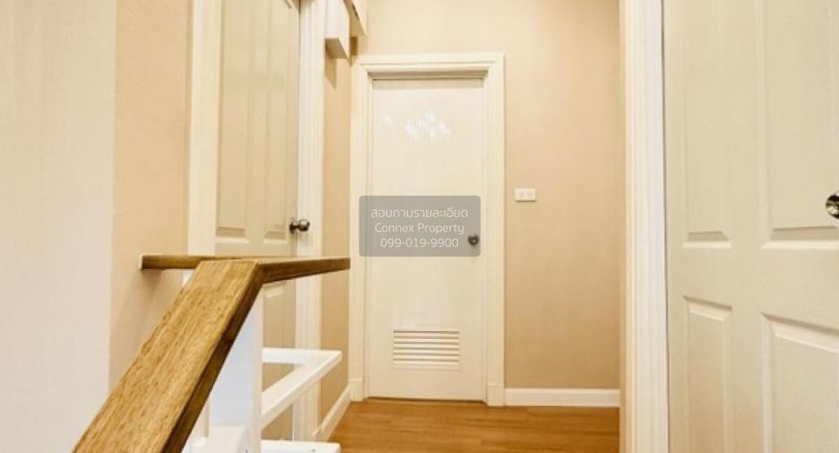 For sale 4 bedrooms townhouse in Lat Krabang, Bangkok