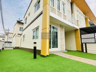 For sale 4 bedrooms townhouse in Lat Krabang, Bangkok