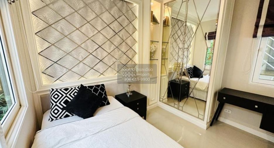 For sale 4 bedrooms townhouse in Lat Krabang, Bangkok