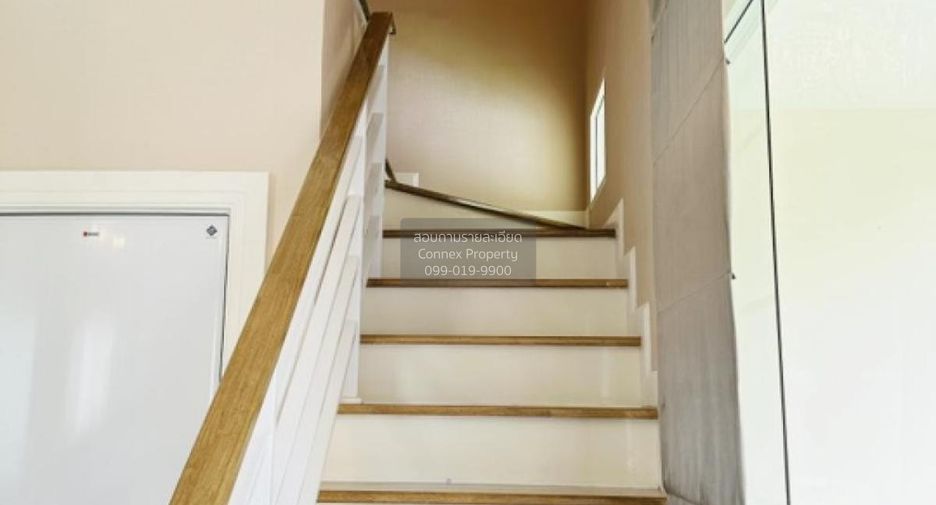 For sale 4 bedrooms townhouse in Lat Krabang, Bangkok