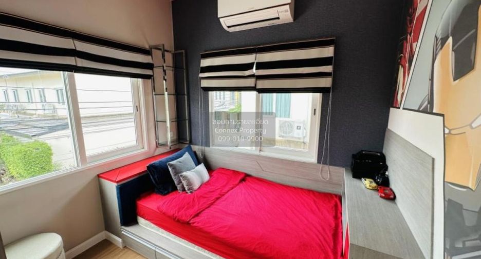 For sale 4 bedrooms townhouse in Lat Krabang, Bangkok