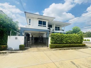 For sale 4 bedrooms house in Khlong Luang, Pathum Thani