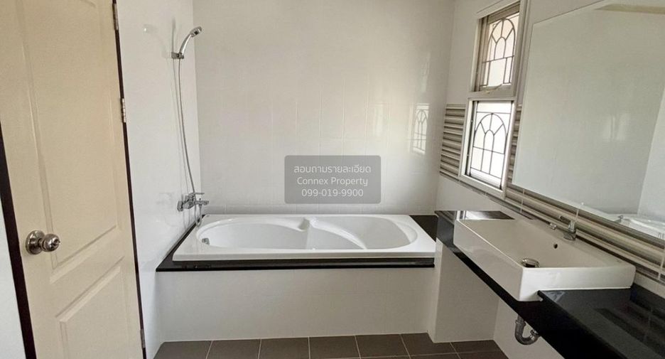 For sale 4 bedrooms house in Khlong Luang, Pathum Thani