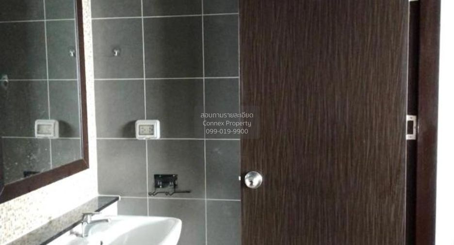 For sale 1 bed condo in Si Racha, Chonburi
