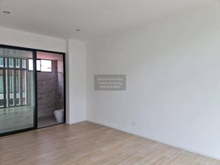 Reihenhaus zum Kauf mit 3 Zimmer in Saphan Sung, Bangkok