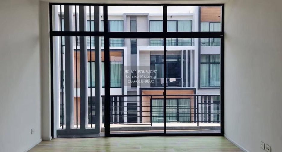 For sale 3 ベッドルーム townhouse in Saphan Sung, Bangkok