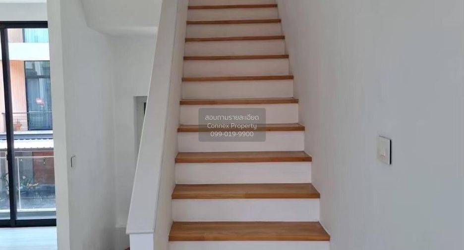 For sale 3 ベッドルーム townhouse in Saphan Sung, Bangkok