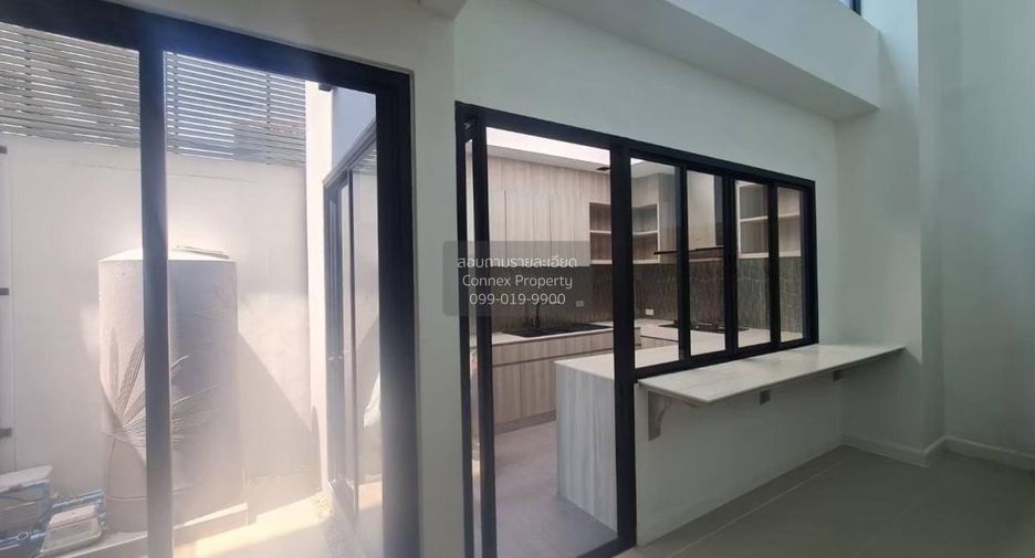 For sale 3 ベッドルーム townhouse in Saphan Sung, Bangkok