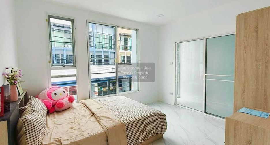 For sale 4 bedrooms townhouse in Min Buri, Bangkok