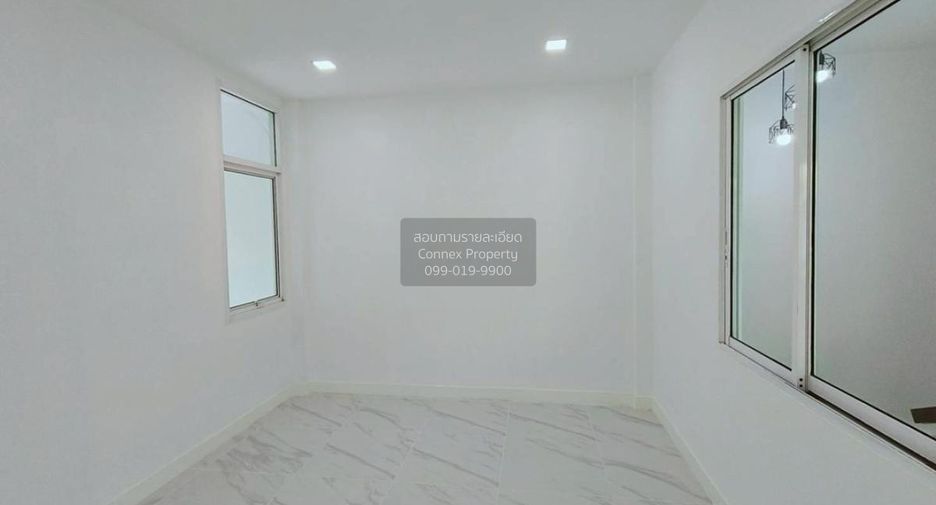 For sale 4 bedrooms townhouse in Min Buri, Bangkok