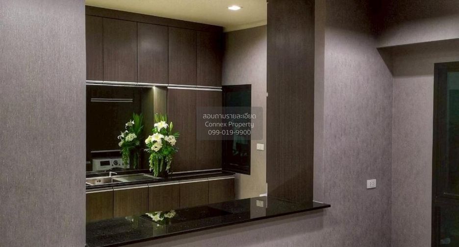 For sale 6 bedrooms house in Bang Kapi, Bangkok