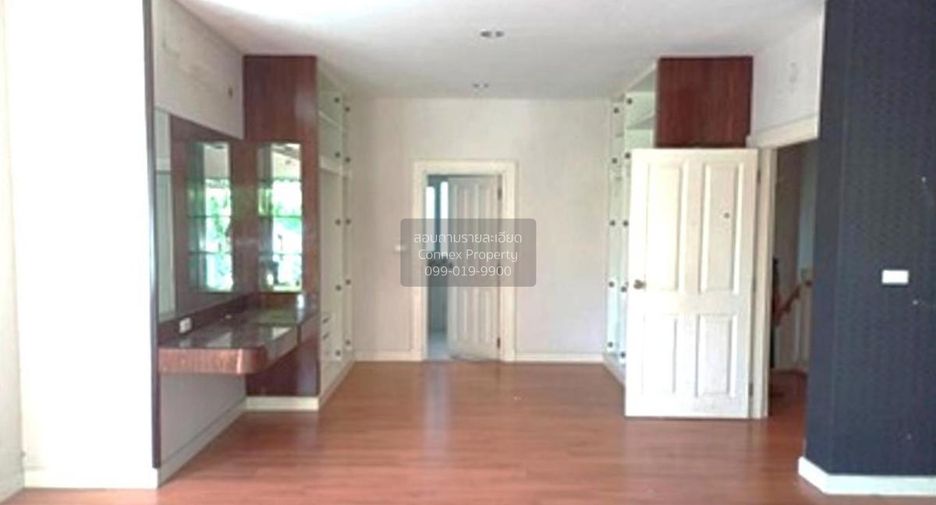 For sale 3 bedrooms house in Mueang Nonthaburi, Nonthaburi