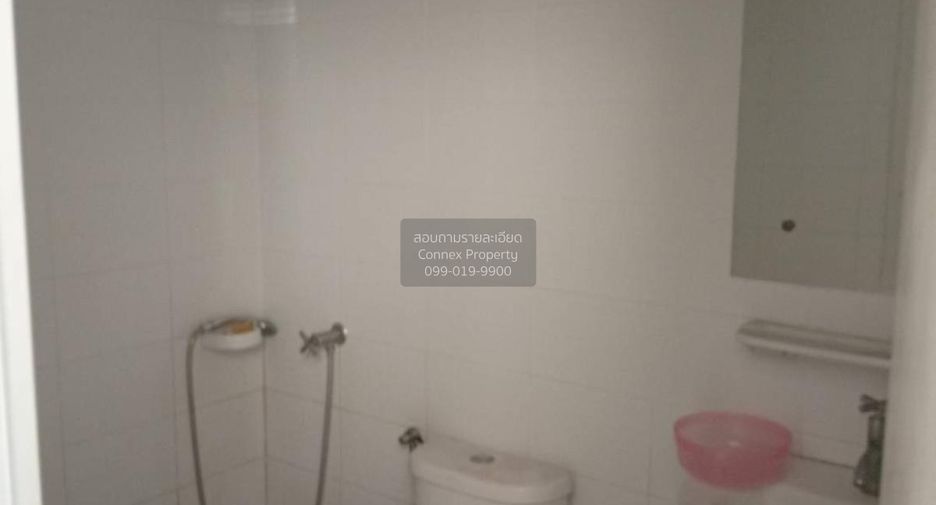 Casa adosada en venta de 3 habitaciones en Sam Phran, Nakhon Pathom