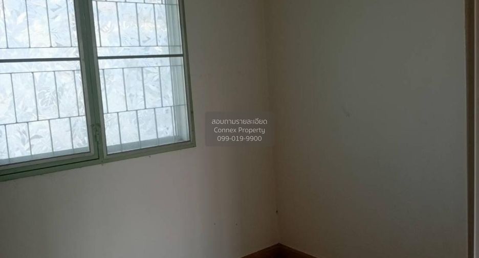 Casa adosada en venta de 3 habitaciones en Sam Phran, Nakhon Pathom