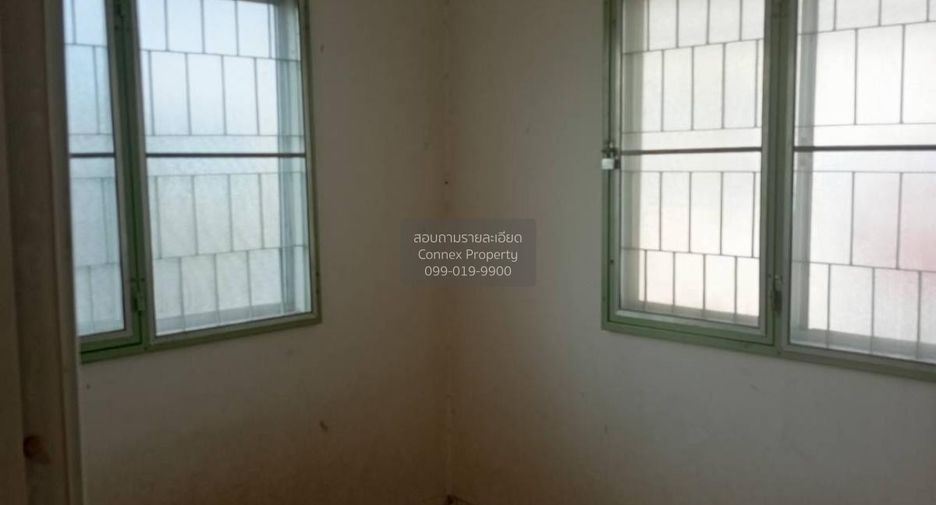 Casa adosada en venta de 3 habitaciones en Sam Phran, Nakhon Pathom