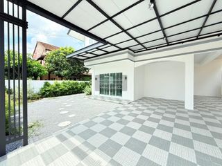For sale 4 ベッドルーム house in Khlong Sam Wa, Bangkok