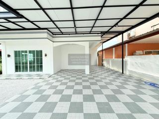 For sale 4 ベッドルーム house in Khlong Sam Wa, Bangkok