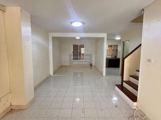 For sale 4 bedrooms townhouse in Mueang Samut Sakhon, Samut Sakhon