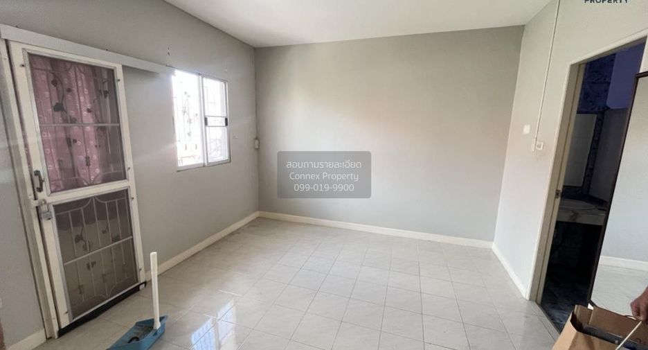 For sale 4 bedrooms townhouse in Mueang Samut Sakhon, Samut Sakhon