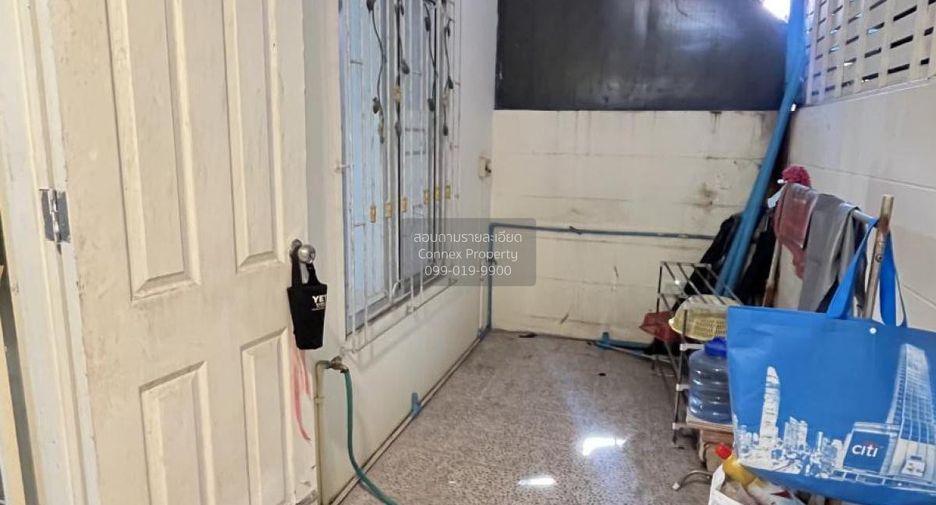 For sale 4 bedrooms townhouse in Mueang Samut Sakhon, Samut Sakhon