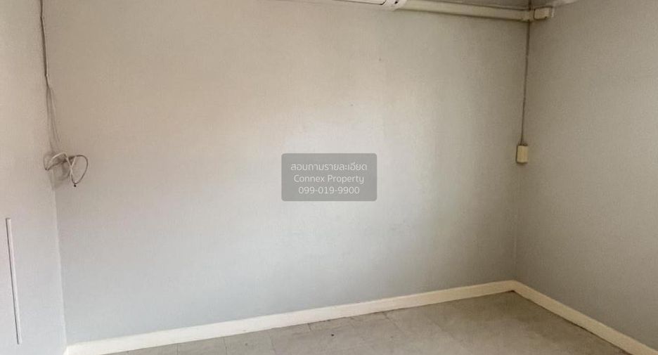 For sale 4 bedrooms townhouse in Mueang Samut Sakhon, Samut Sakhon