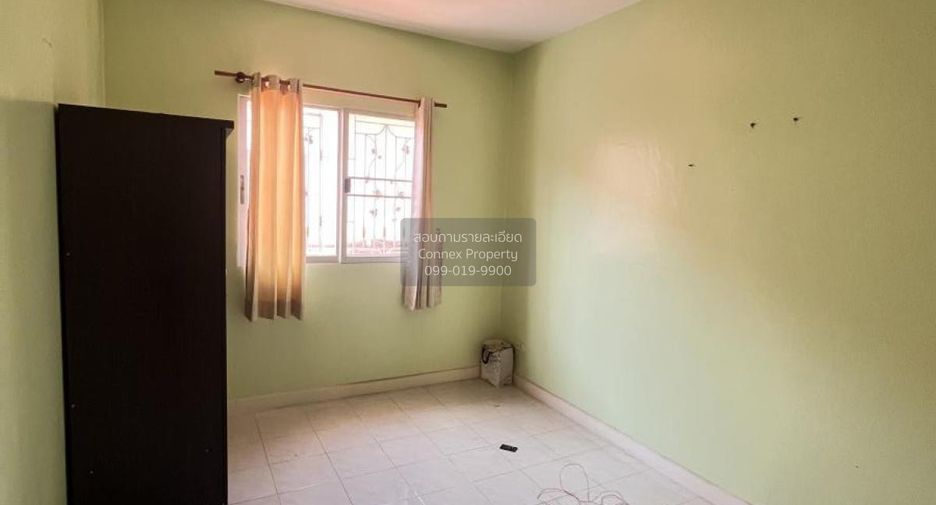For sale 4 bedrooms townhouse in Mueang Samut Sakhon, Samut Sakhon