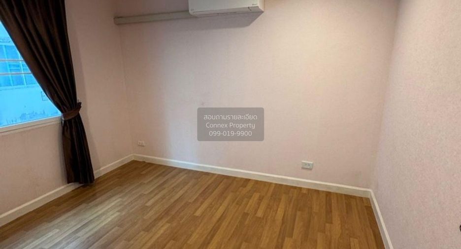 For sale 3 bedrooms townhouse in Mueang Nonthaburi, Nonthaburi