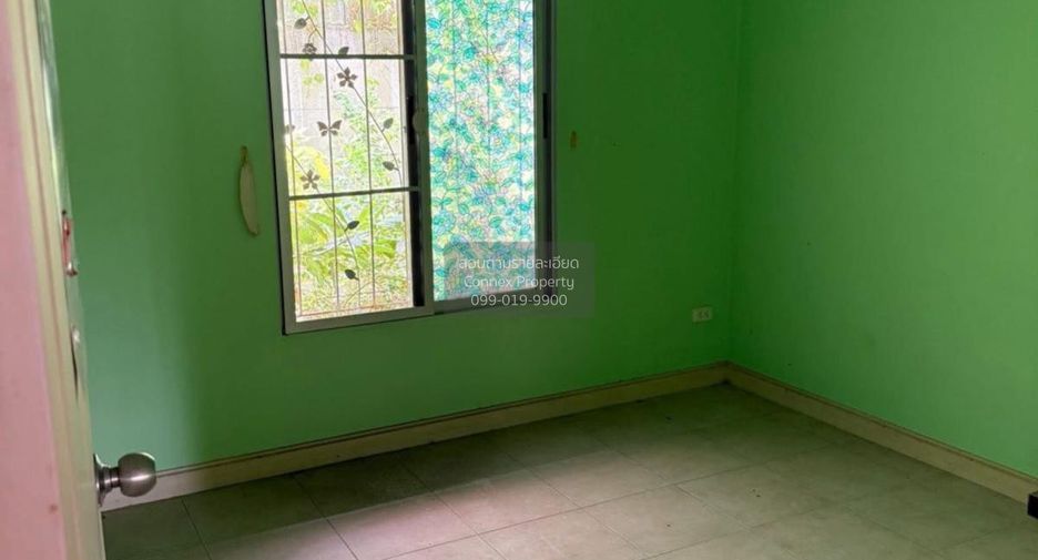 For sale 4 bedrooms townhouse in Mueang Samut Sakhon, Samut Sakhon