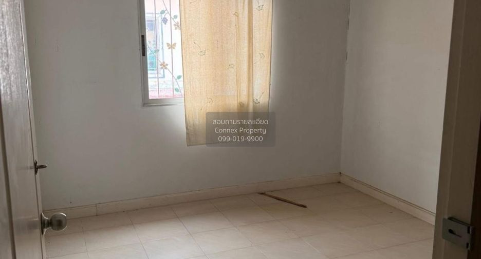For sale 4 bedrooms townhouse in Mueang Samut Sakhon, Samut Sakhon