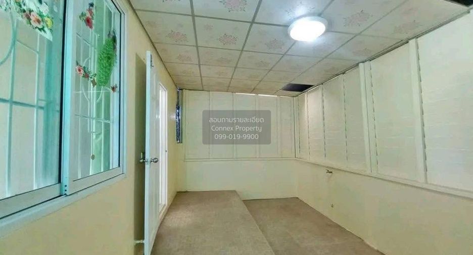 For sale 4 bedrooms townhouse in Mueang Samut Sakhon, Samut Sakhon